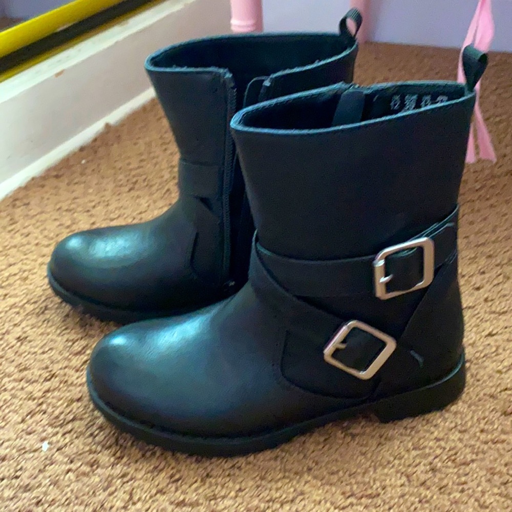 GAP KIDS Sz 13 Combat Books NEVER WORN